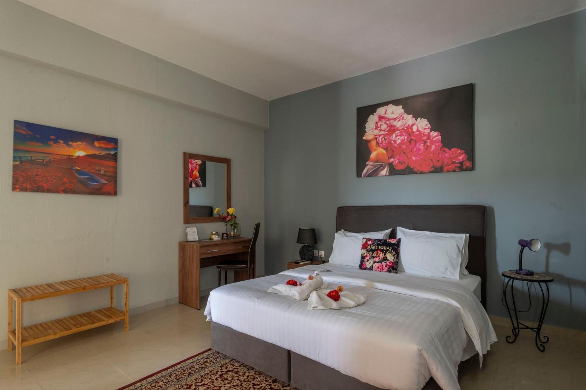 La Vatura Hotel Gialova Exterior photo