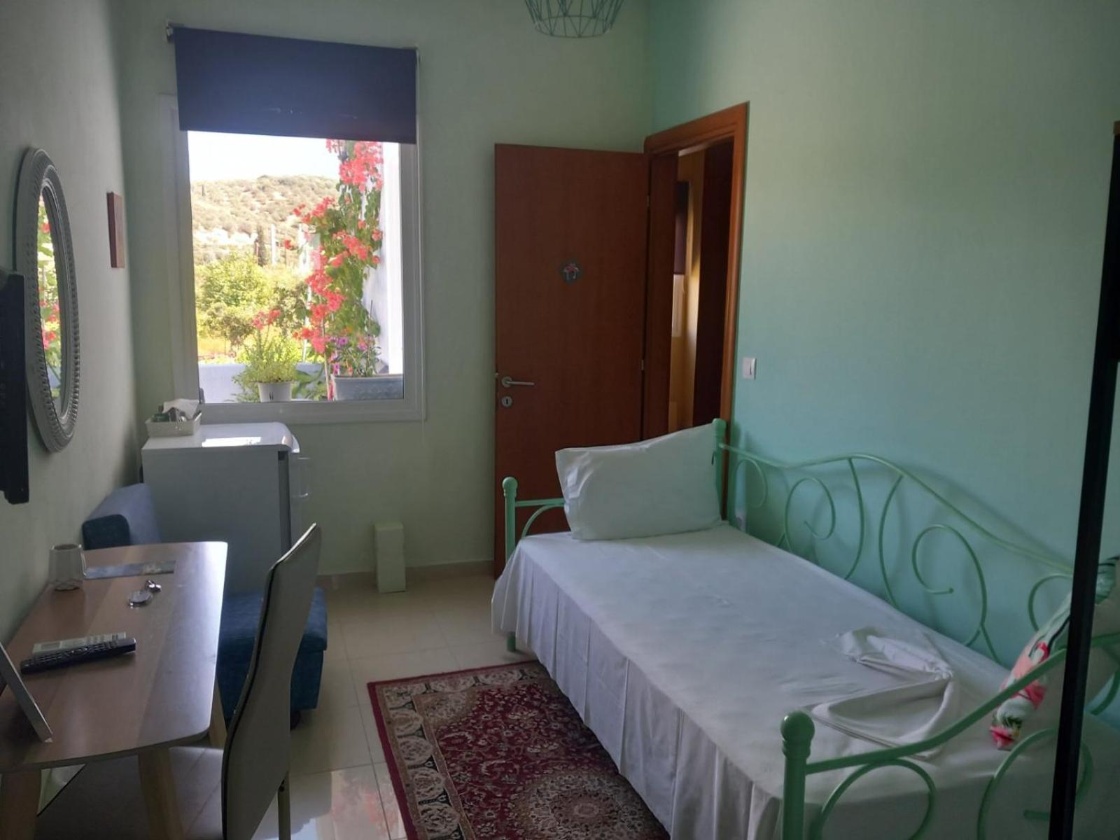 La Vatura Hotel Gialova Exterior photo
